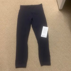 Lululemon Wunder train HR Crop 23” true navy size 6